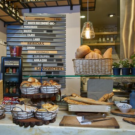 Hotel 100 Luxury Suites By Preferred Μπογκοτά Εξωτερικό φωτογραφία A typical display at a Spanish bakery