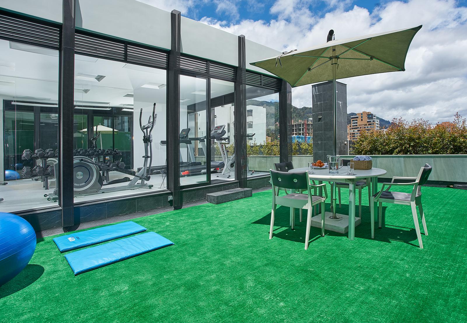 Hotel 100 Luxury Suites By Preferred Μπογκοτά Εξωτερικό φωτογραφία Rooftop gym