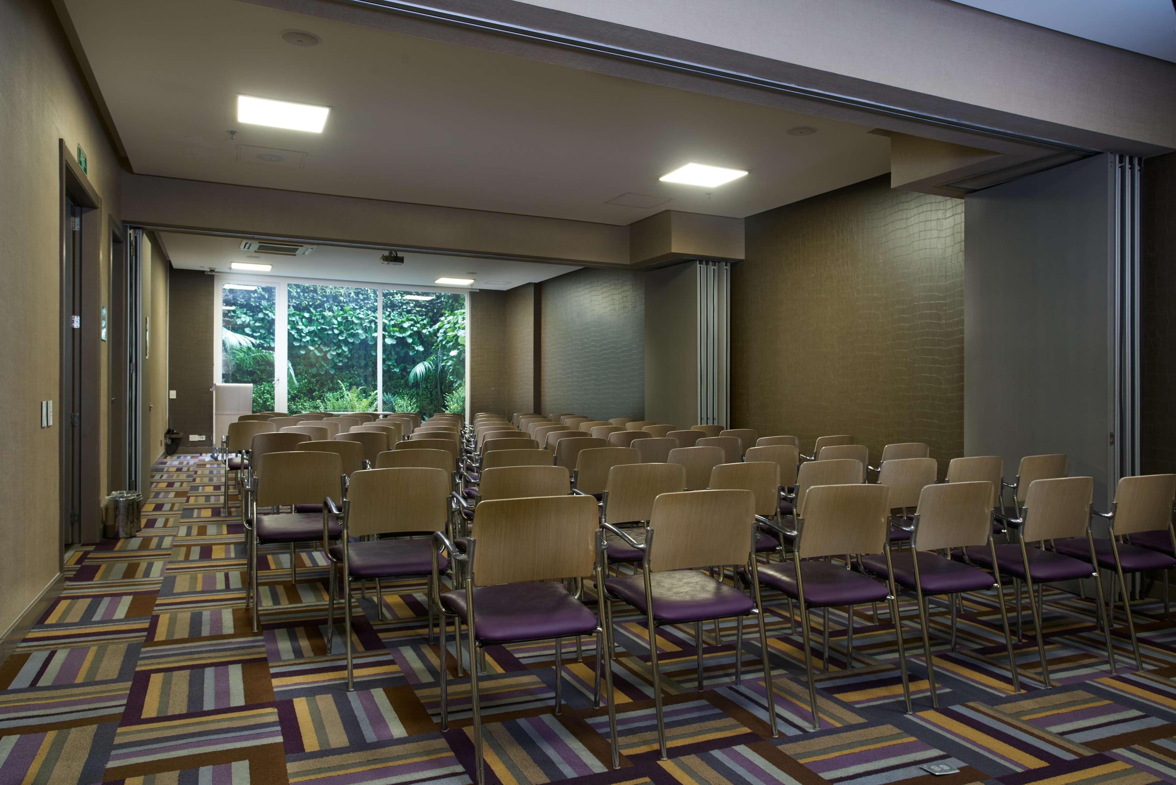 Hotel 100 Luxury Suites By Preferred Μπογκοτά Εξωτερικό φωτογραφία A meeting room at the hotel