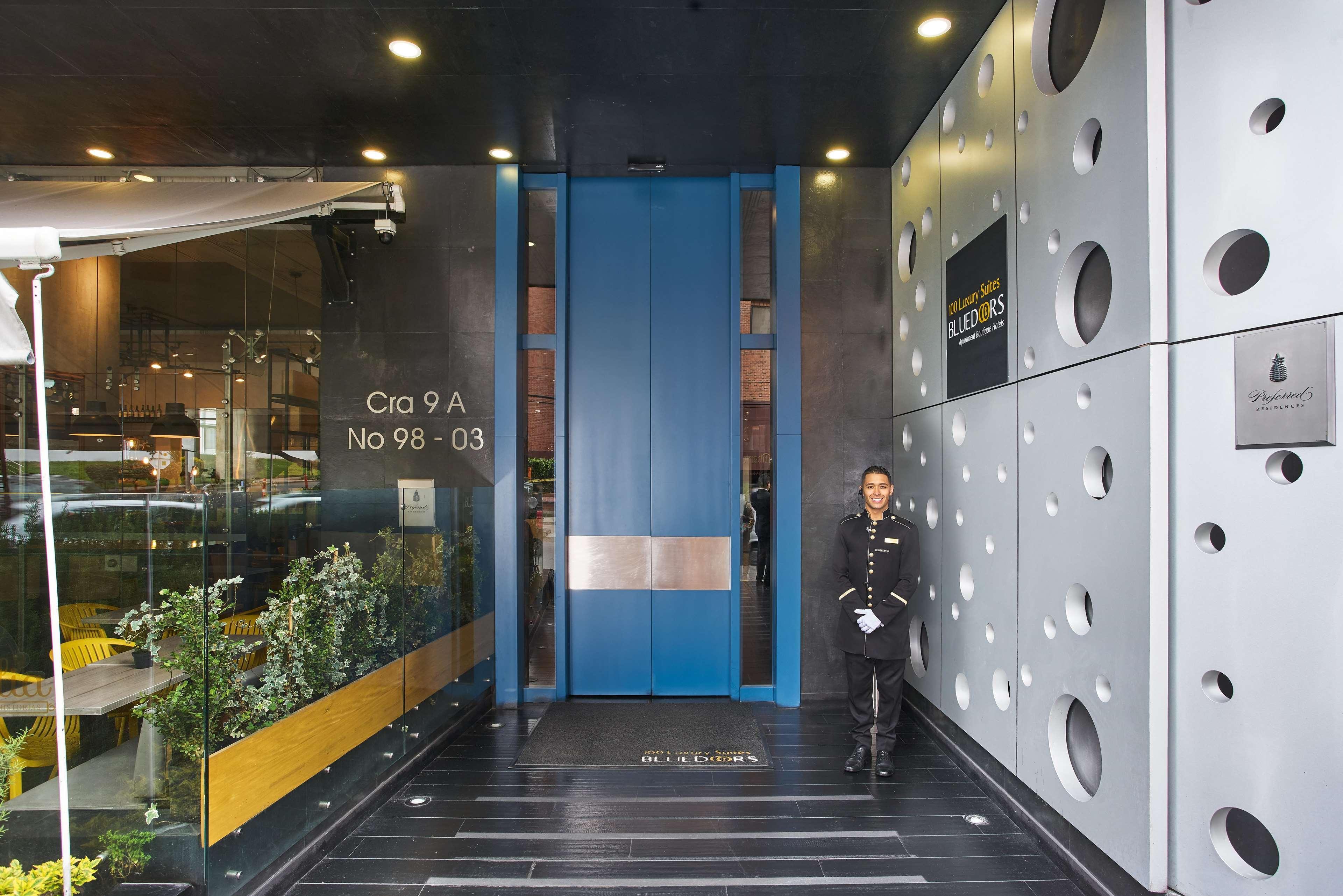 Hotel 100 Luxury Suites By Preferred Μπογκοτά Εξωτερικό φωτογραφία Entrance to the hotel