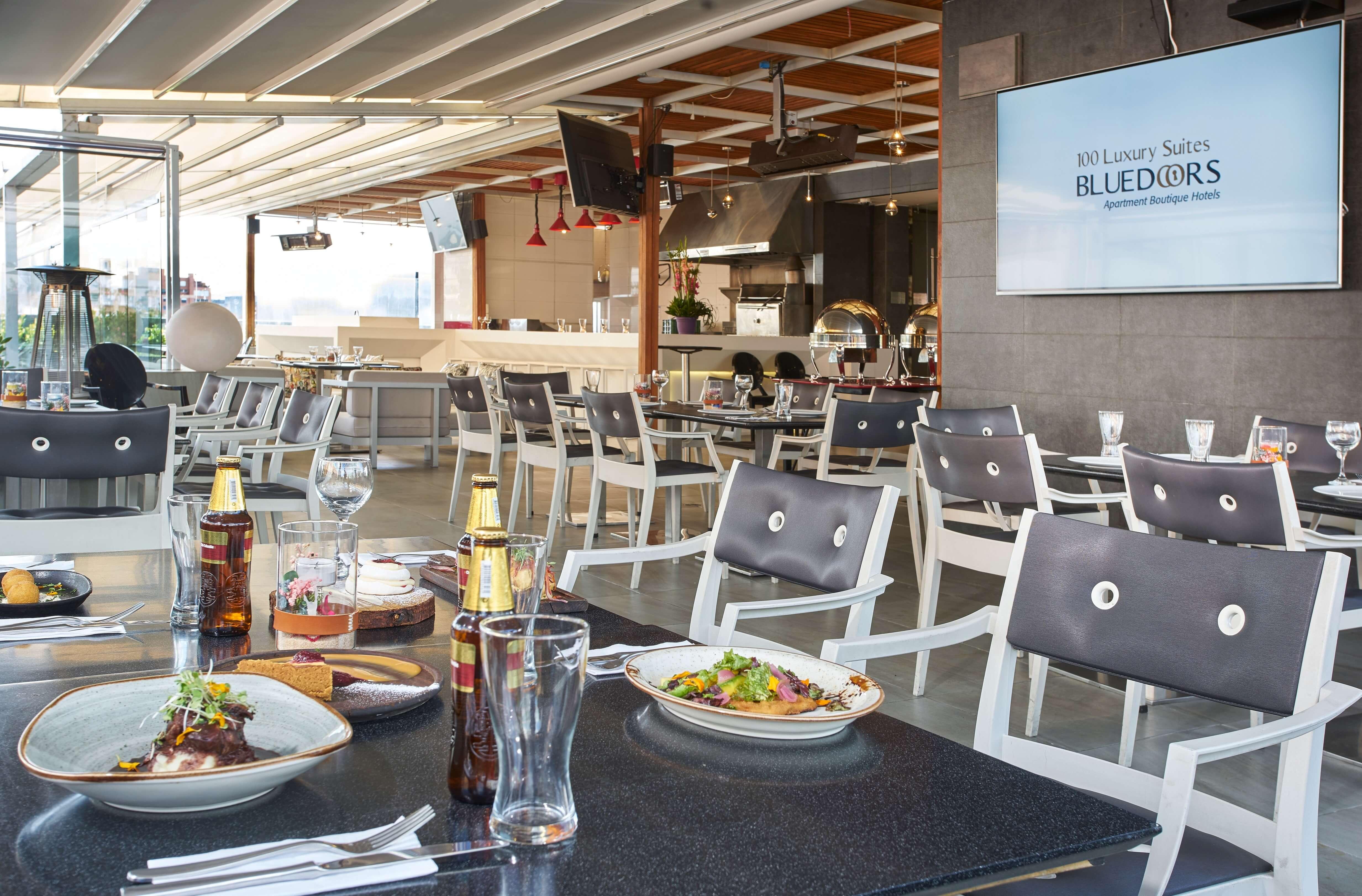 Hotel 100 Luxury Suites By Preferred Μπογκοτά Εξωτερικό φωτογραφία The interior of the restaurant