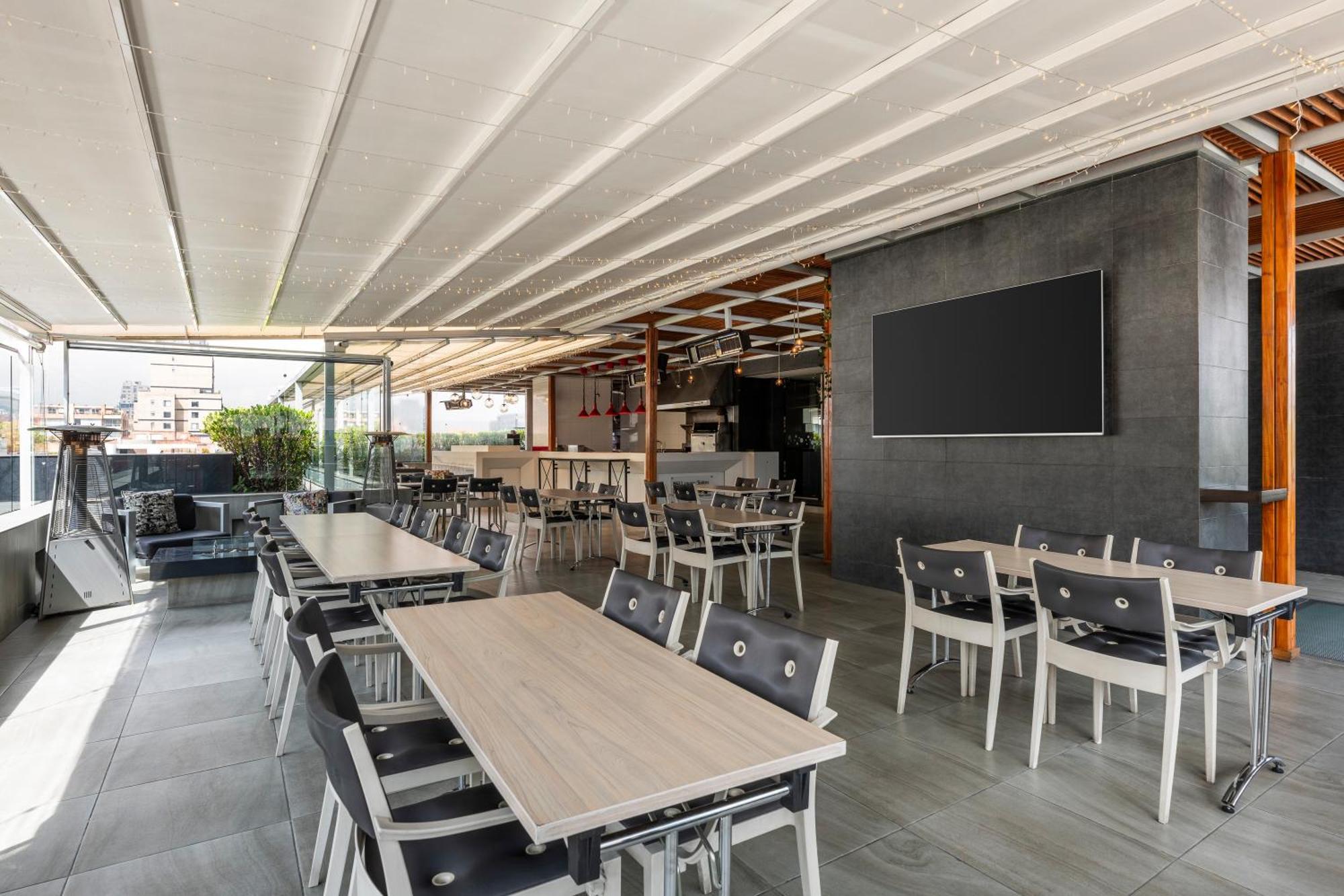 Hotel 100 Luxury Suites By Preferred Μπογκοτά Εξωτερικό φωτογραφία The restaurant