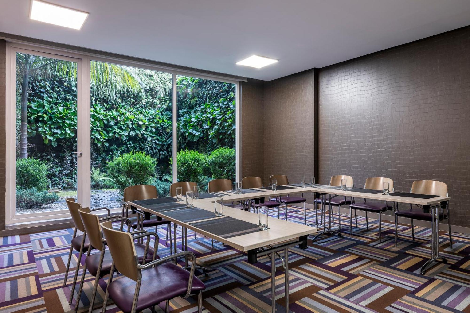 Hotel 100 Luxury Suites By Preferred Μπογκοτά Εξωτερικό φωτογραφία Meeting room